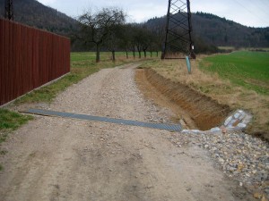 nový svod dešťové vody do kanalizace v horní části obce 03 2015 5